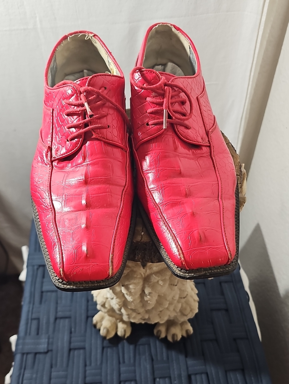 Men's Red Croc-Embossed Lace-Up Derby Shoes